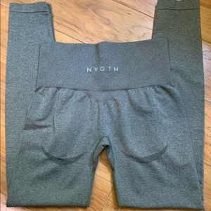NVGTN Contour Seamless leggings. Khaki Green